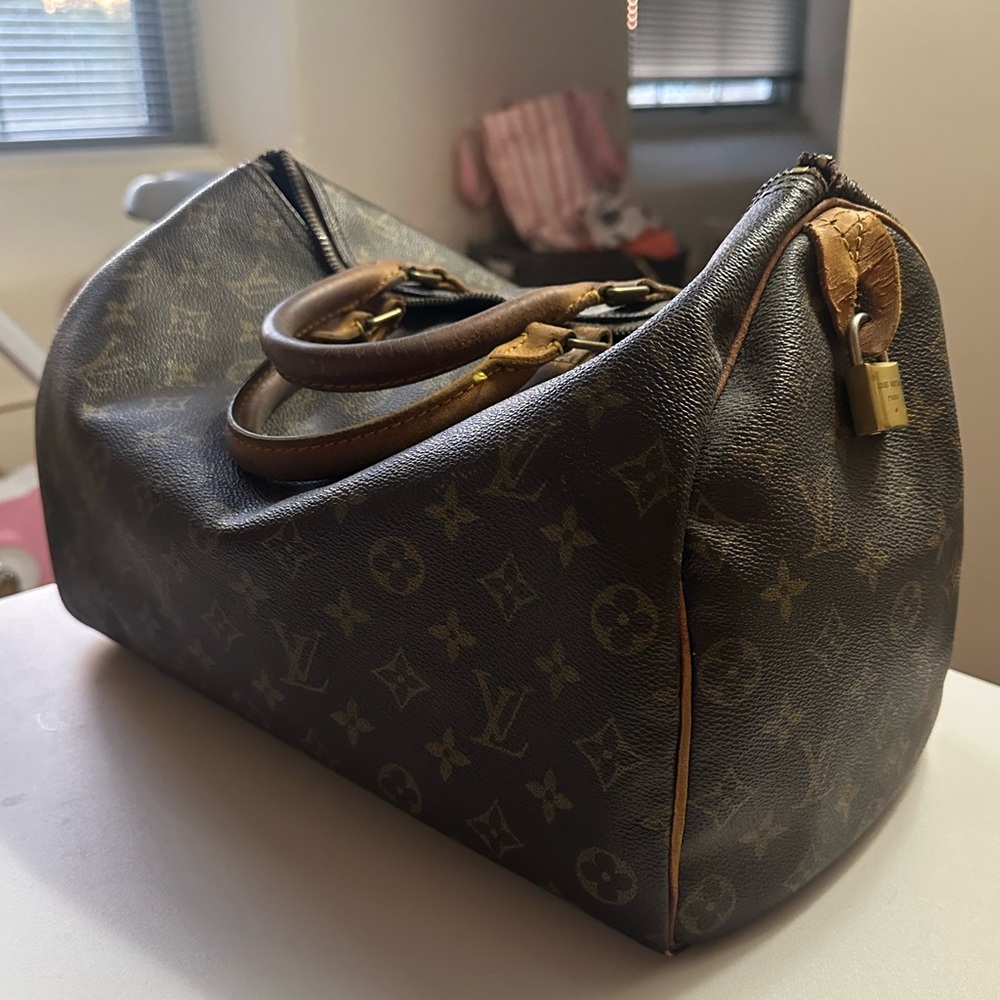 Louis Vuitton Speedy 35 bowling bag